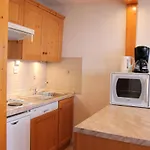Neves - Location: Joli Pour 4 Personnes, Etage Eleve, Balcon Ensoleille, Dans Un Quartier Anime Апартаменты